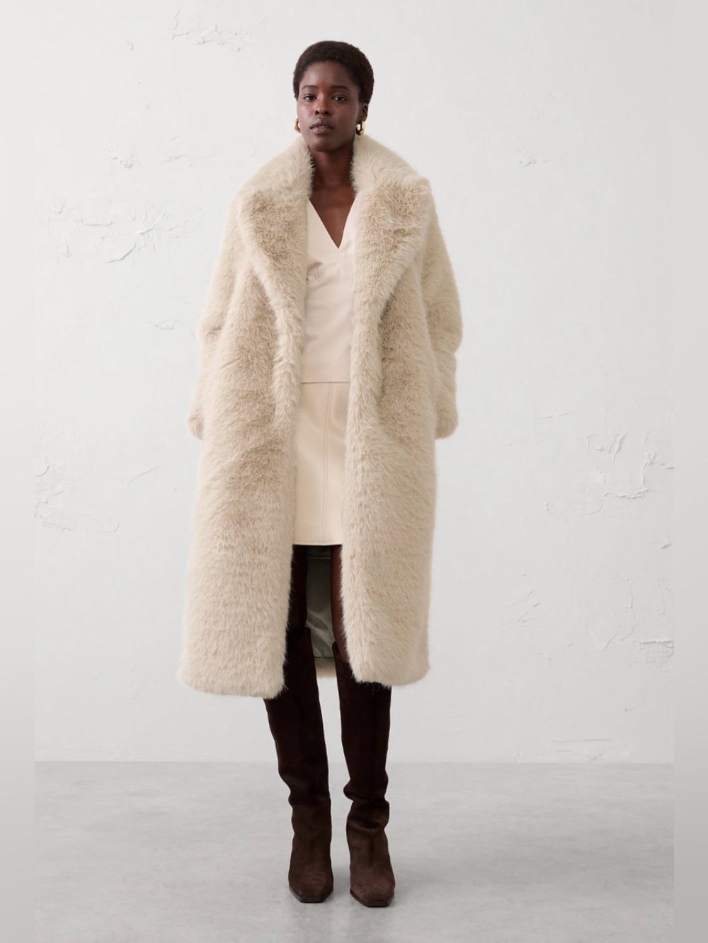 Banana Republic Plush Faux-Fur Long Trench Coat in Cream